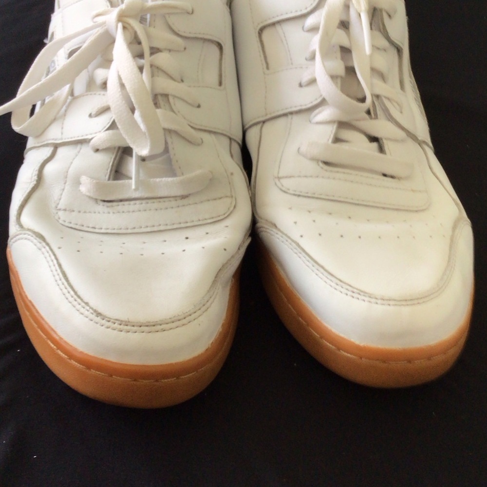 Reebok - White Classic Leather Men’s Sneakers with Gum Sole - Picture 9 of 9